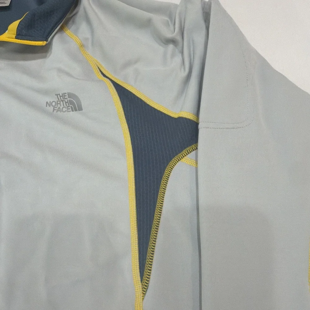 The North Face Flight Series VaporWick Gray  1/4 Zip Pullover Men's Large 00147